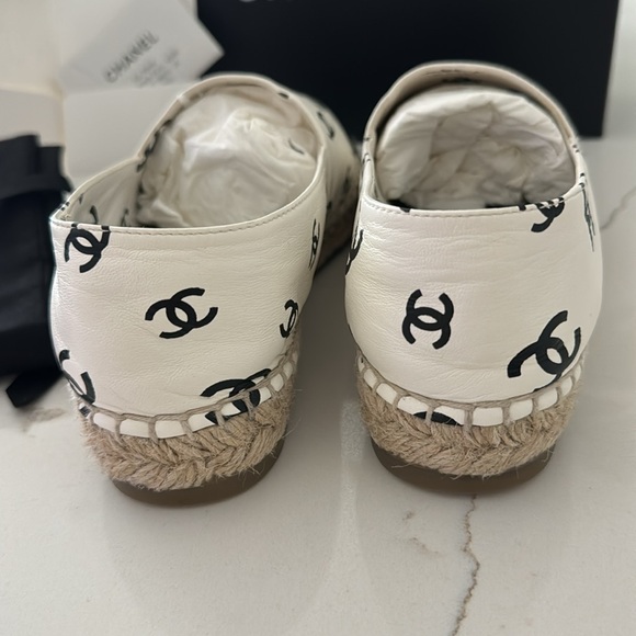 AUTHENTIC CHANEL ESPADRILLES from 22S FULL SET BLACK & WHITE CC Logos - Picture 5 of 10
